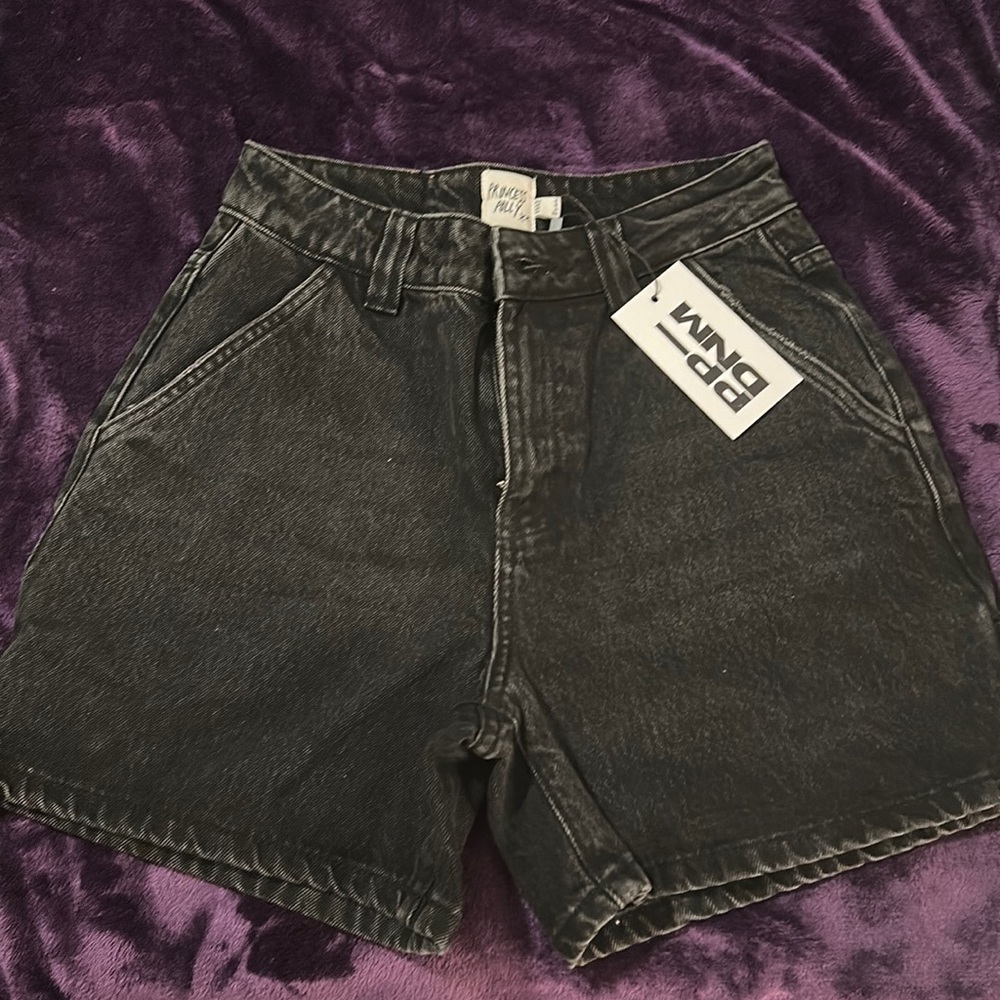 princess polly shorts !